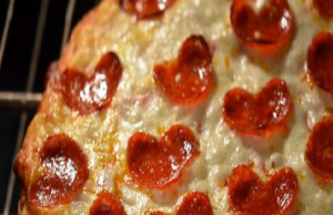 heart pizza