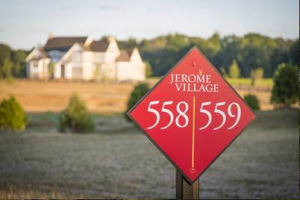 Sign that says Jerome Village 558|559